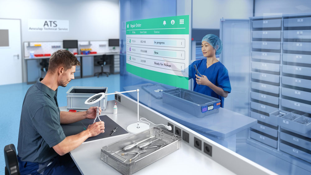 Serwis techniczny i pracownik centralnej sterylizatorni współpracują ze sobą