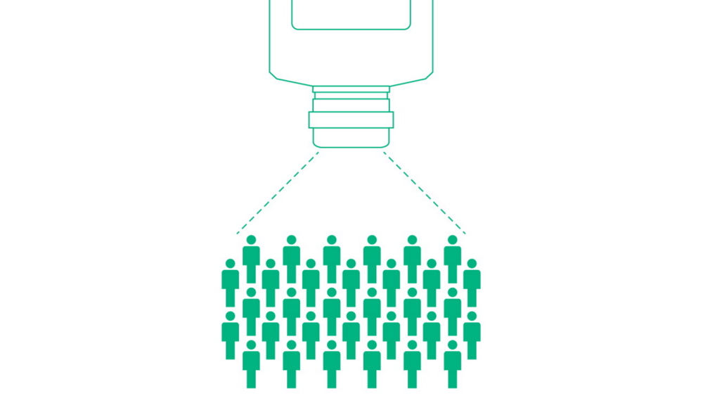 Tłum ludzi z butelką na zielonej ilustracji u góry